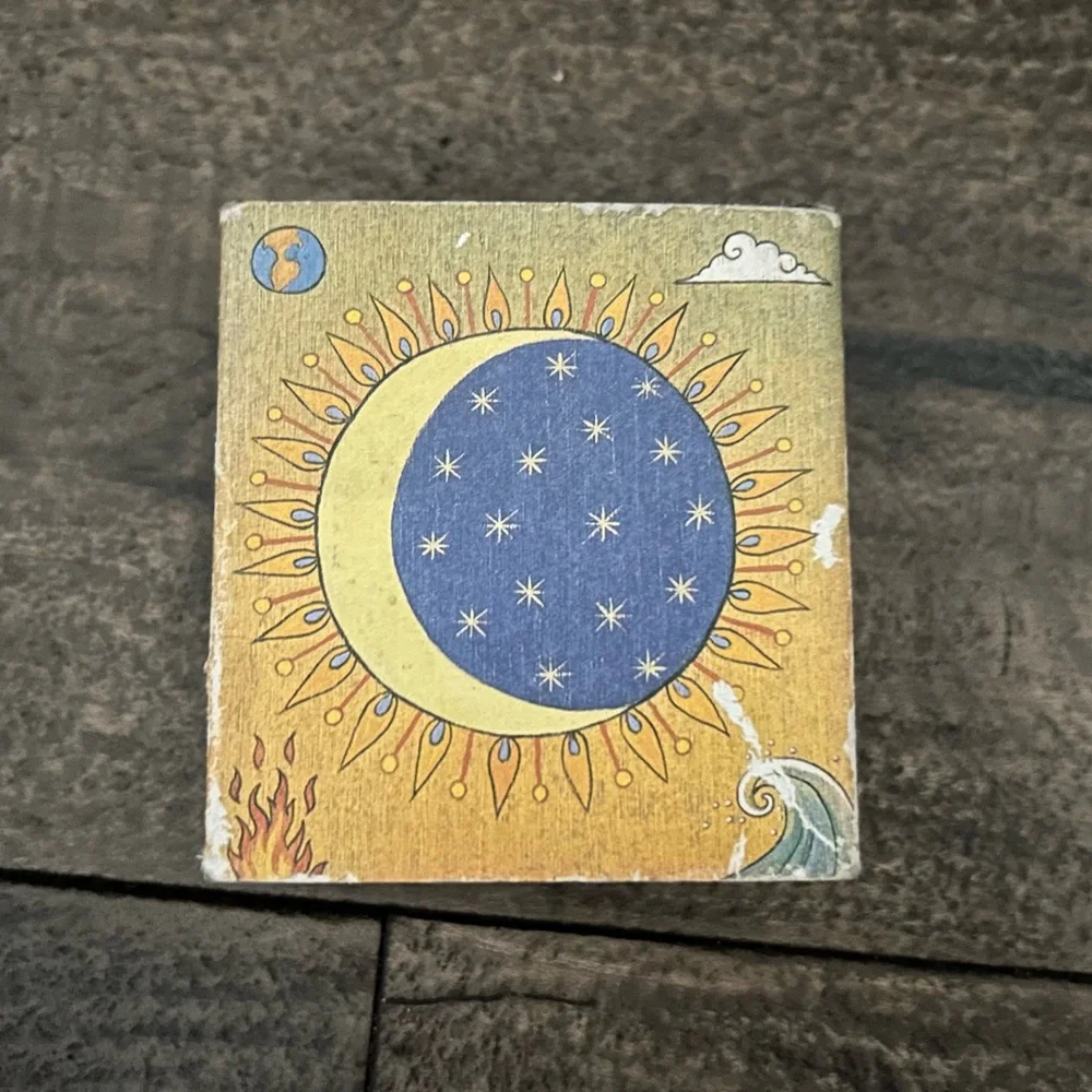 Mini Astrology‎ book